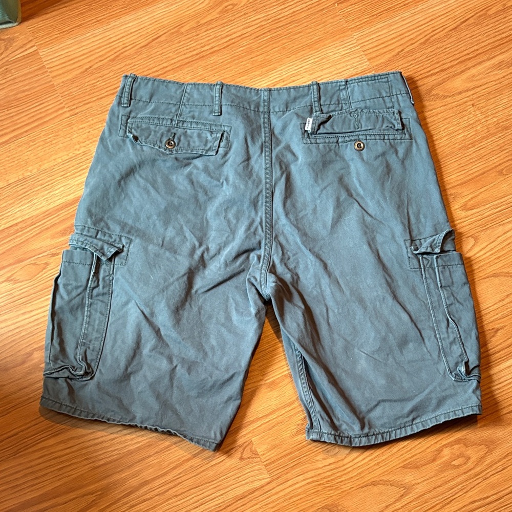 Men's blue Cargo Shorts - Picture 6 of 7